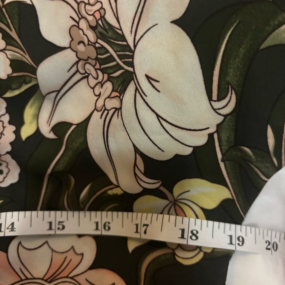 Workshop Republic ✨$8 when bundled✨floral Blouse - Picture 6 of 8